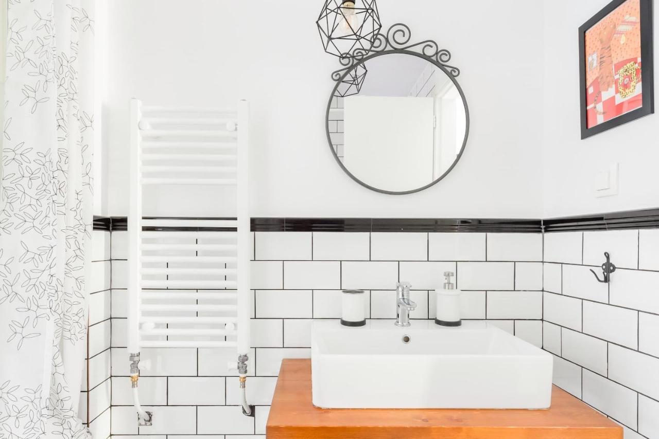 Nat'S Place An Exquisite Home Next To Metro 테살로니키 외부 사진
